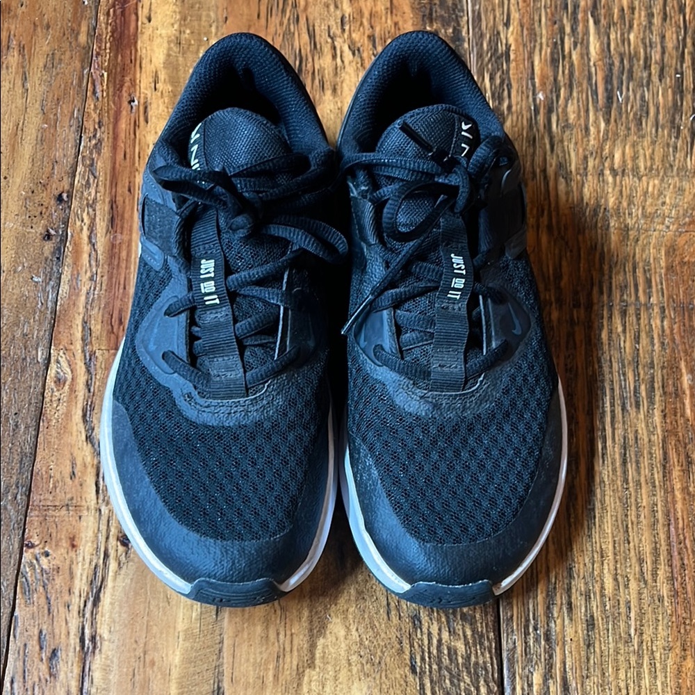 Nike Black Athletic Shoes with Modern Mesh Design